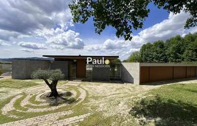 Imagem: A casa em condomínio possui 5 Dormitórios, 5 Banheiros, 5