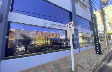 Imagem: Avenida São Carlos esquina com a Marechal Deodoro (Quarteirão