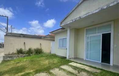 Imagem: A casa em condomínio possui 3 Dormitórios, 2 Banheiros, 2