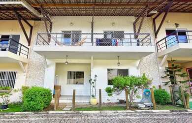 Imagem: A casa possui 3 Dormitórios, 3 Banheiros, 2 Vagas na garagem