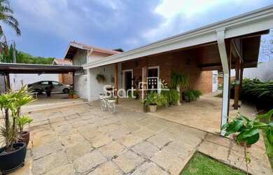 Imagem: A casa em condomínio possui 5 Dormitórios, 5 Banheiros, 5