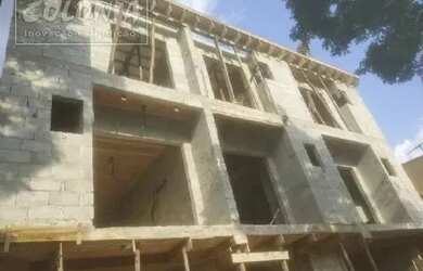 Imagem: A casa possui 2 Dormitórios, 2 Banheiros, 2 Vagas na garagem