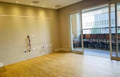 Imagem: O apartamento possui 4 Dormitórios, 3 Banheiros, 2 Vagas na