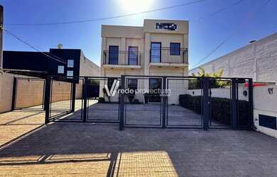 Imagem: O depósito possui 5 Vagas na garagem, 392m² de Área e está