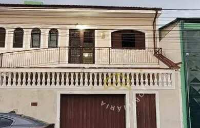 Imagem: A casa possui 4 Dormitórios, 4 Banheiros, 4 Vagas na garagem