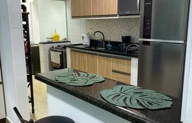 Imagem: O apartamento possui 1 Dormitório, 1 Banheiro, 1 Vaga na garagem