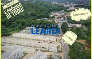 Imagem: A casa em condomínio possui 3 Dormitórios, 1 Banheiro, 2 Vagas