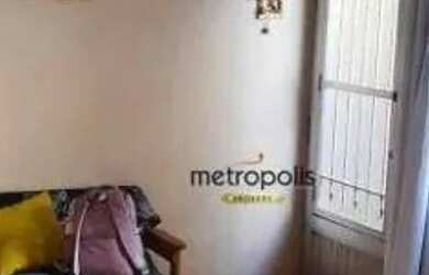 Imagem: A casa possui 2 Dormitórios, 2 Banheiros, 2 Vagas na garagem