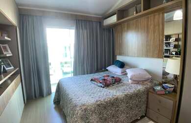 Imagem: A casa possui 3 Dormitórios, 3 Banheiros, 2 Vagas na garagem