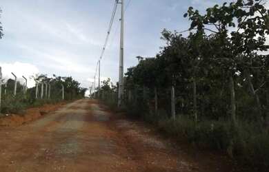 Imagem: O terreno possui 1.000m² de Área e está localizado em Jaboticatubas