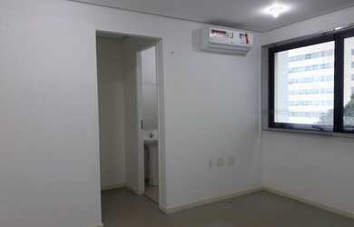 Imagem: O depósito possui 1 Vaga na garagem, 30m² de Área e está