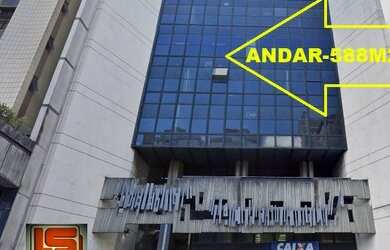 Imagem: O depósito possui 4 Vagas na garagem e 588m² de Área e está