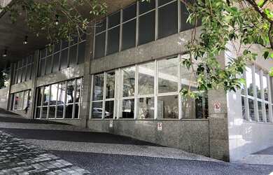 Imagem: O depósito possui 707m² de Área e está localizado em Santo