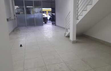 Imagem: O depósito possui 556m² de Área e está localizado em Prado