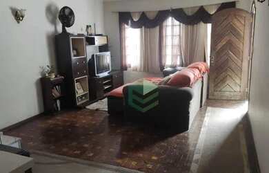 Imagem: A casa possui 3 Dormitórios, 3 Banheiros, 2 Vagas na garagem