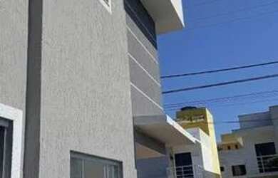 Imagem: A casa possui 3 Dormitórios, 4 Banheiros, 1 Vaga na garagem