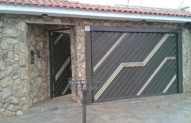 Imagem: A casa à venda possui 3 Dormitórios, 1 Banheiro, 4 Vagas na