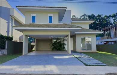 Imagem: A casa em condomínio possui 5 Dormitórios, 5 Banheiros, 5