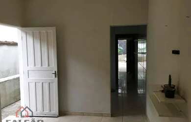 Imagem: A casa possui 2 Dormitórios, 1 Banheiro, 1 Vaga na garagem