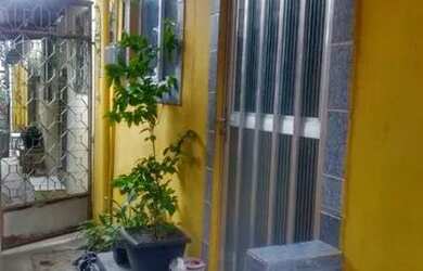 Imagem: A casa possui 1 Dormitório e 1 Banheiro e está localizado