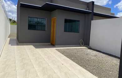 Imagem: A casa possui 2 Dormitórios, 1 Banheiro, 1 Vaga na garagem