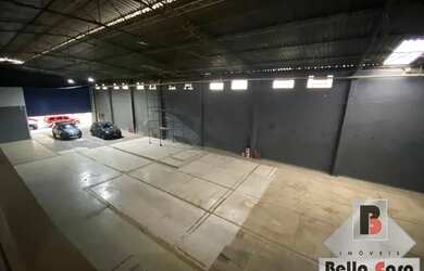 Imagem: O depósito possui 3 Vagas na garagem, 720m² de Área e está