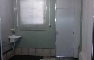 Imagem: A casa possui 1 Dormitório, 1 Banheiro, 40m² de Área e está