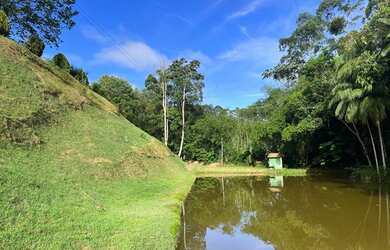 Imagem: A chácara possui 20.000m² de Área e está localizado em