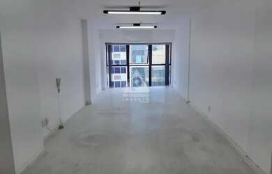 Imagem: O depósito possui 32m² de Área e está localizado em Copacabana