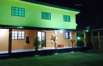 Imagem: A casa possui 5 Dormitórios, 2 Banheiros, 5 Vagas na garagem