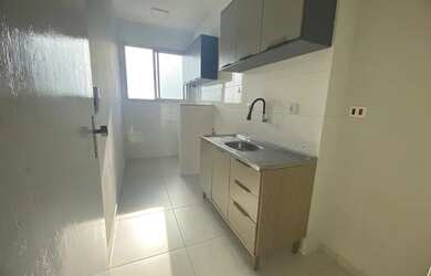 Imagem: O apartamento possui 1 Dormitório, 1 Banheiro, 1 Vaga na garagem