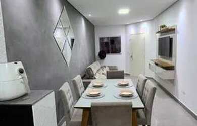 Imagem: A casa possui 2 Dormitórios, 2 Banheiros, 2 Vagas na garagem