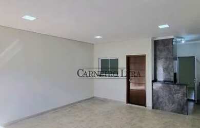 Imagem: A casa possui 2 Dormitórios, 2 Banheiros, 2 Vagas na garagem