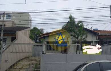 Imagem: O depósito possui 5 Vagas na garagem, 150m² de Área e está