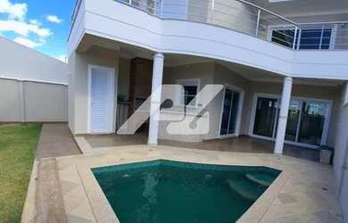 Imagem: A casa em condomínio possui 3 Dormitórios, 5 Banheiros, 4