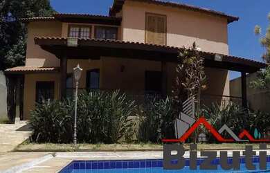 Imagem: A casa em condomínio possui 4 Dormitórios, 5 Banheiros, 4