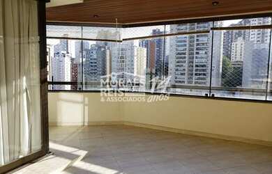 Imagem: O apartamento possui 4 Dormitórios, 5 Banheiros, 5 Vagas na