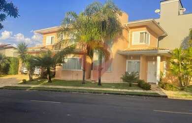 Imagem: A casa em condomínio possui 3 Dormitórios, 4 Banheiros, 4