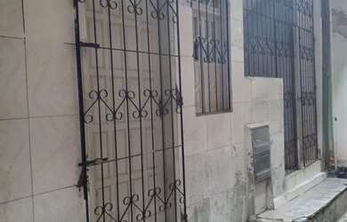 Imagem: A casa possui 1 Dormitório, 1 Banheiro e está localizado