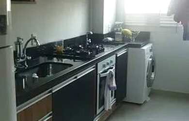 Imagem: O apartamento possui 2 Dormitórios, 1 Banheiro, 1 Vaga na garagem