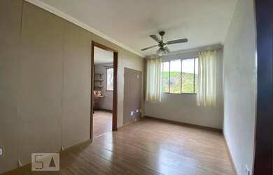 Imagem: O apartamento possui 3 Dormitórios, 1 Banheiro, 1 Vaga na garagem