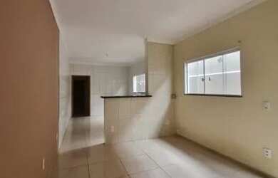 Imagem: A casa possui 2 Dormitórios, 2 Banheiros, 1 Vaga na garagem