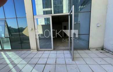 Imagem: O depósito possui 1 Vaga na garagem, 28m² de Área e está