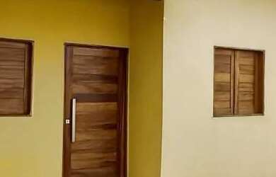 Imagem: A casa possui 2 Dormitórios, 2 Banheiros, 1 Vaga na garagem