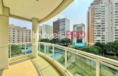 Imagem: O depósito possui 5 Vagas na garagem, 135m² de Área e está