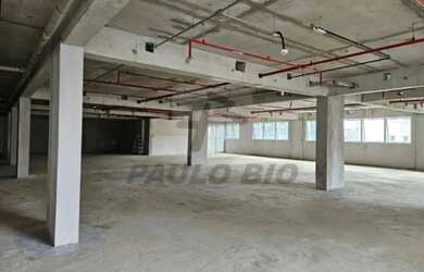 Imagem: O depósito possui 5 Vagas na garagem, 4.211m² de Área e