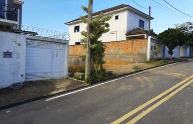 Imagem: O terreno possui 200m² de Área e está localizado em Lagoa