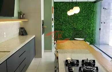 Imagem: A casa possui 4 Dormitórios, 3 Banheiros, 2 Vagas na garagem