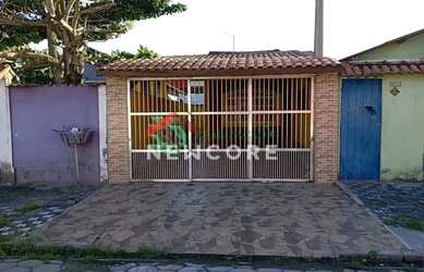 Imagem: A casa possui 2 Dormitórios, 2 Banheiros, 2 Vagas na garagem