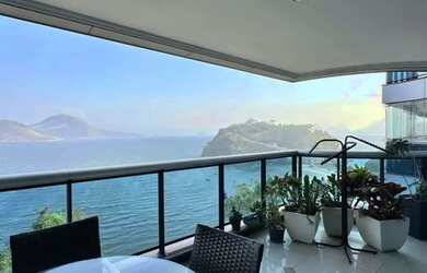 Imagem: O apartamento possui 4 Dormitórios, 5 Banheiros, 3 Vagas na